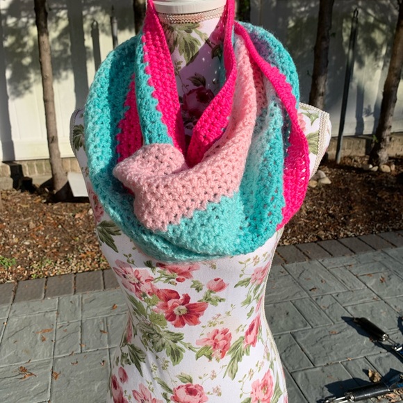 Hand made scarf - Picture 3 of 6